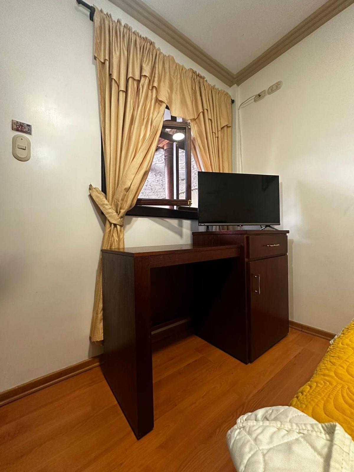 Hotel Coronel 昆卡 外观 照片